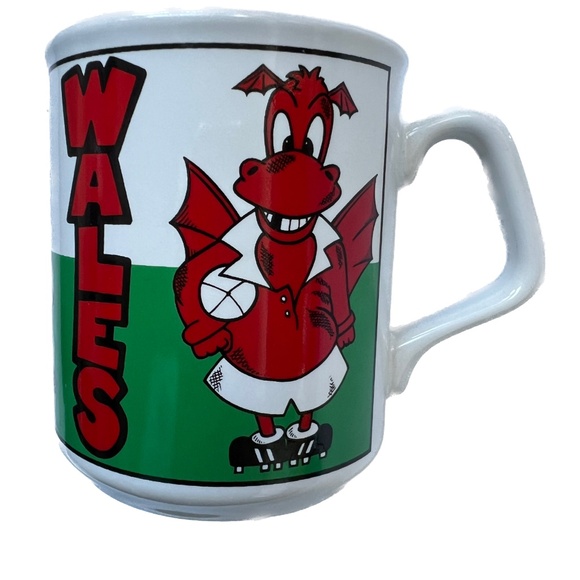 Mug Wales Red Dragon Soccer Ball Double Sided Coffee Vintage Welsh Cymru Funny - Picture 3 of 6
